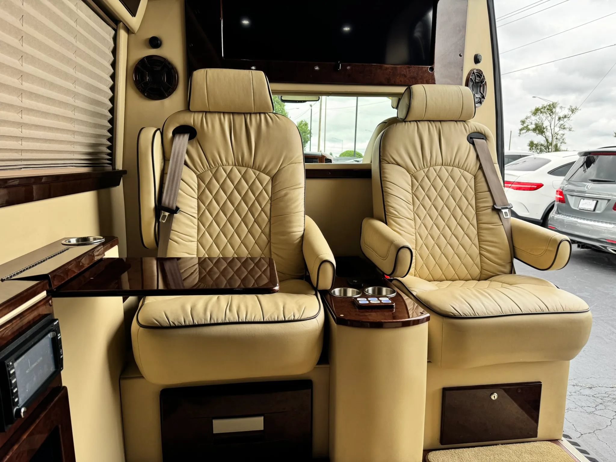 Used 2016 Mercedes-Benz Sprinter 2500 image 37
