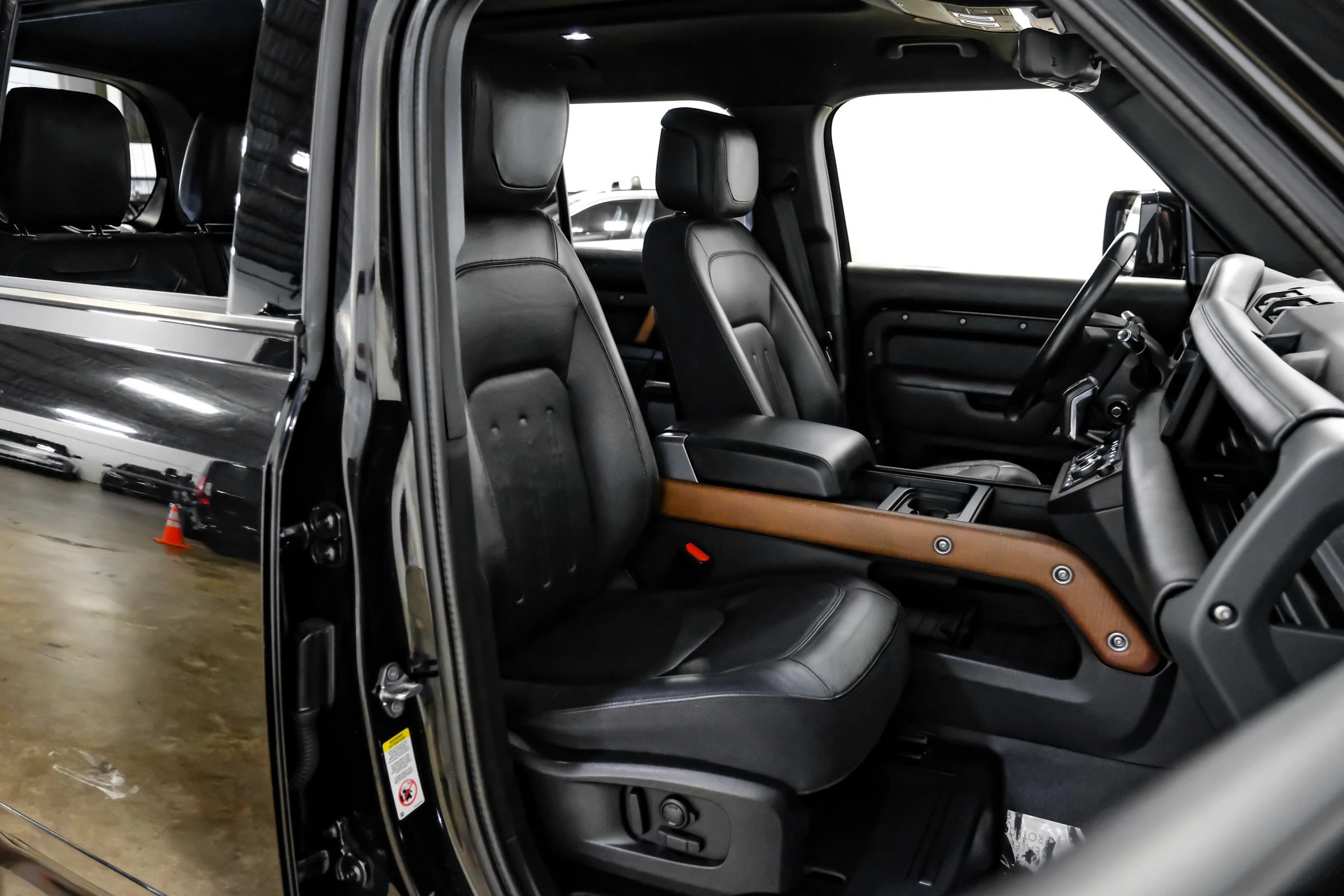 Used 2021 Land Rover Defender 110 X AWD/4WD image 30