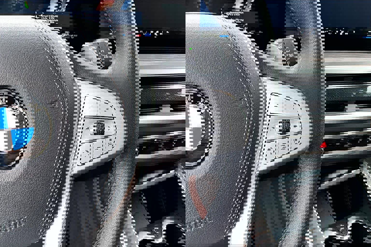 Certified 2024 BMW X7 xDrive40i w/ Premium Package image 25