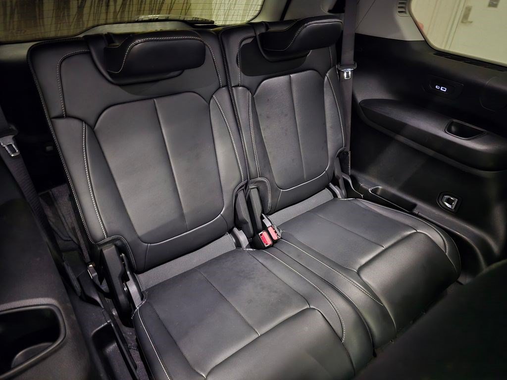 Used 2021 Jeep Grand Cherokee L Limited AWD/4WD image 36