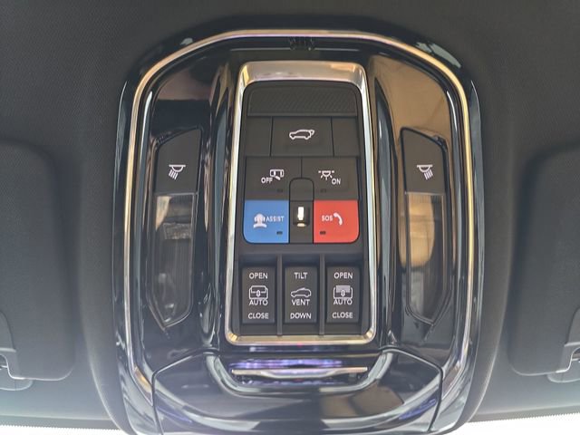 Used 2022 Jeep Grand Cherokee Summit w/ Advanced Protech Group IV AWD/4WD image 40