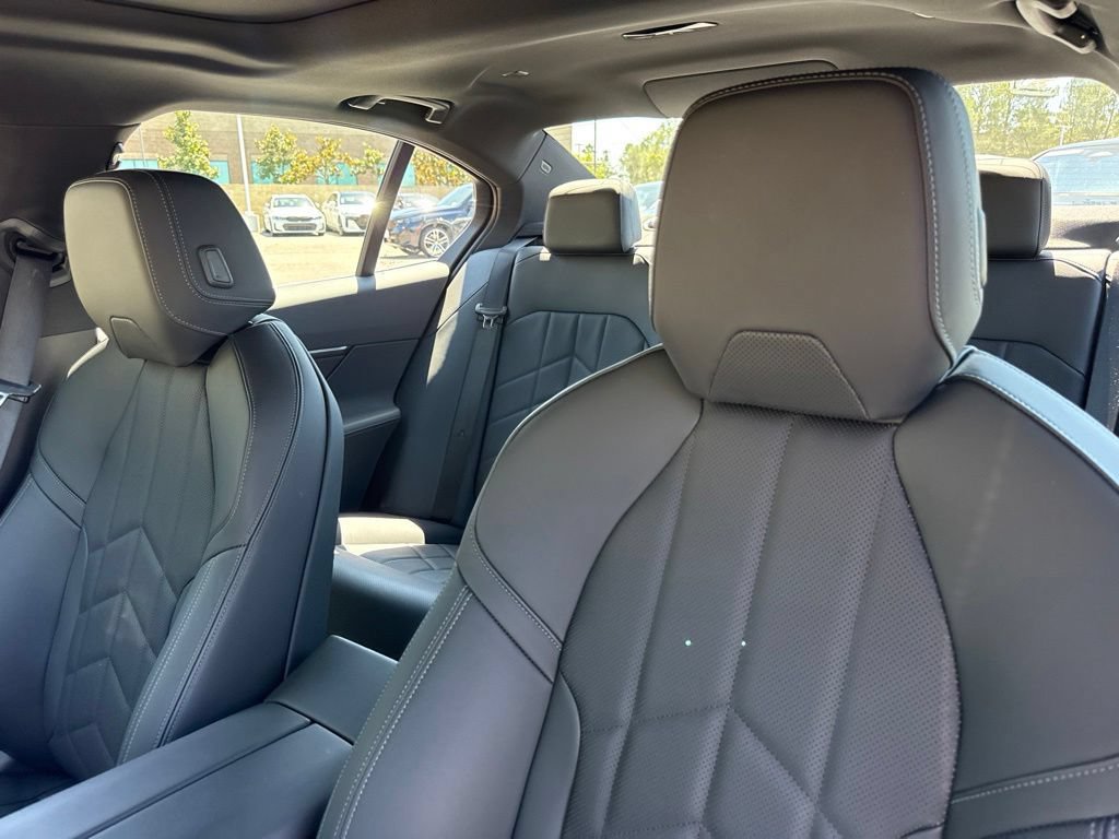 Used 2026 BMW 530i w/ Premium Package RWD image 20