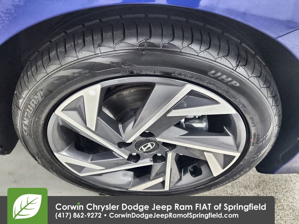 Used 2025 Hyundai Elantra SEL image 35