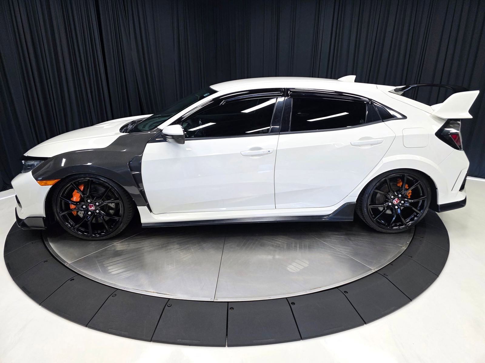 Used 2018 Honda Civic Type R image 8