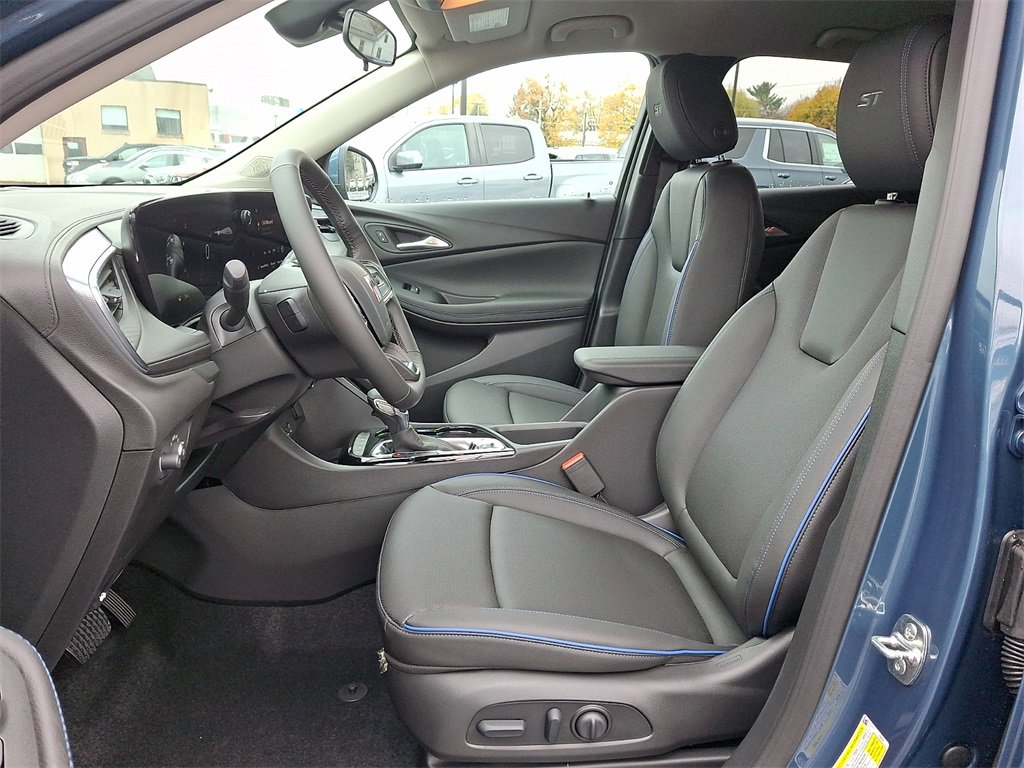 New 2026 Buick Encore GX Sport Touring image 6