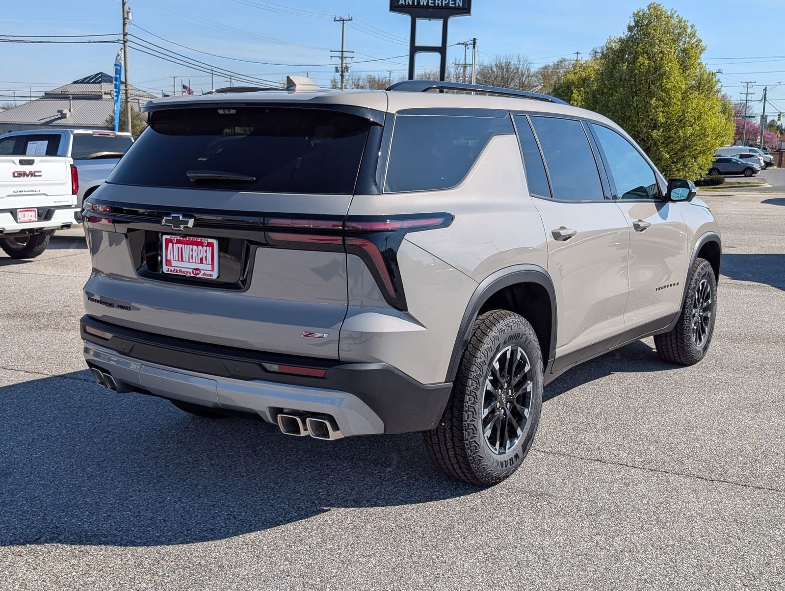 New 2026 Chevrolet Traverse Z71 image 2