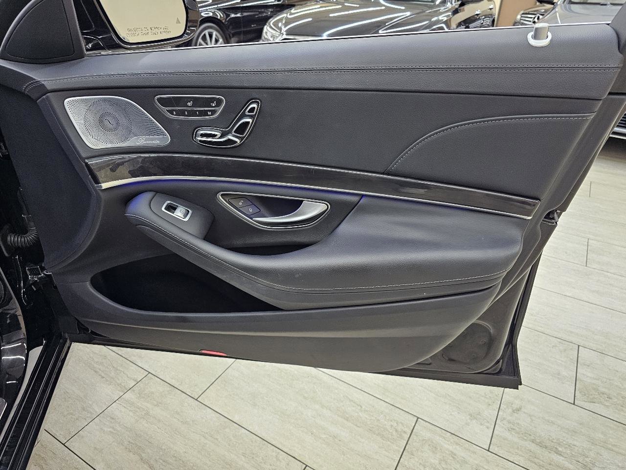 Used 2017 Mercedes-Benz S 550 Sedan image 41