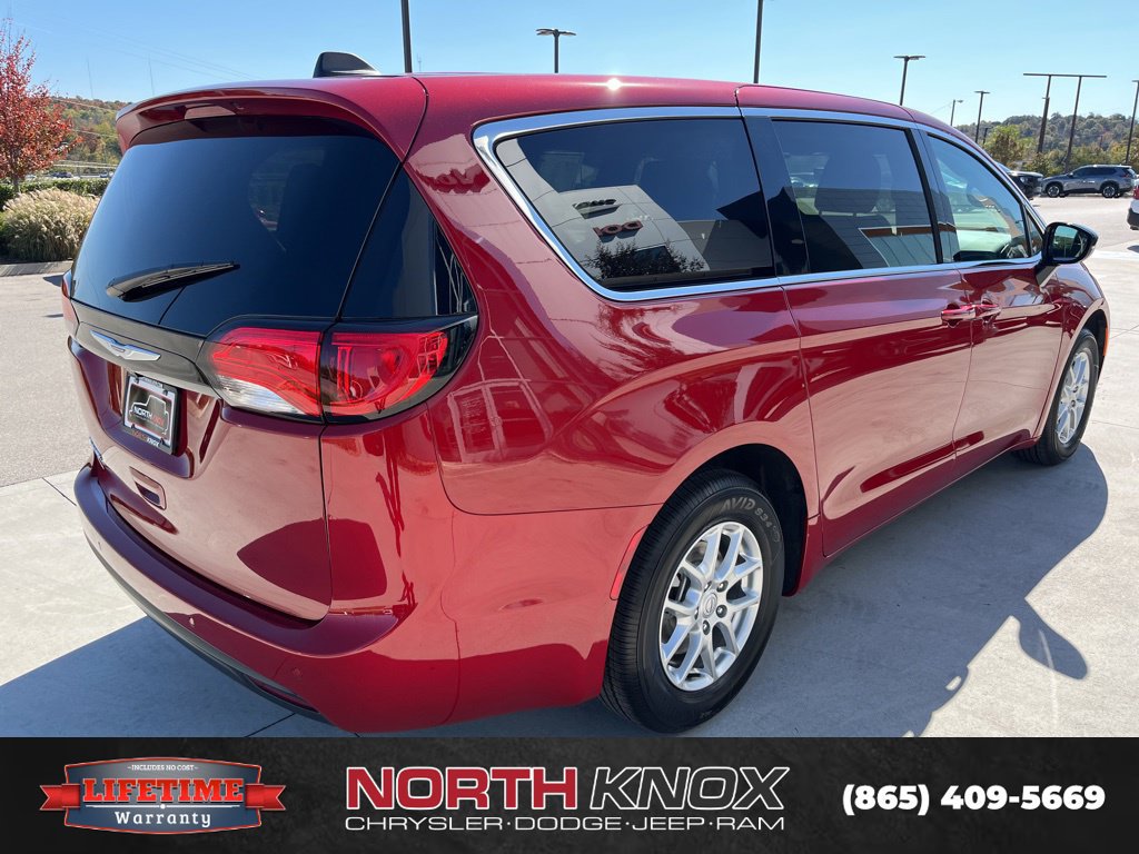 New 2026 Chrysler Voyager LX FWD image 21