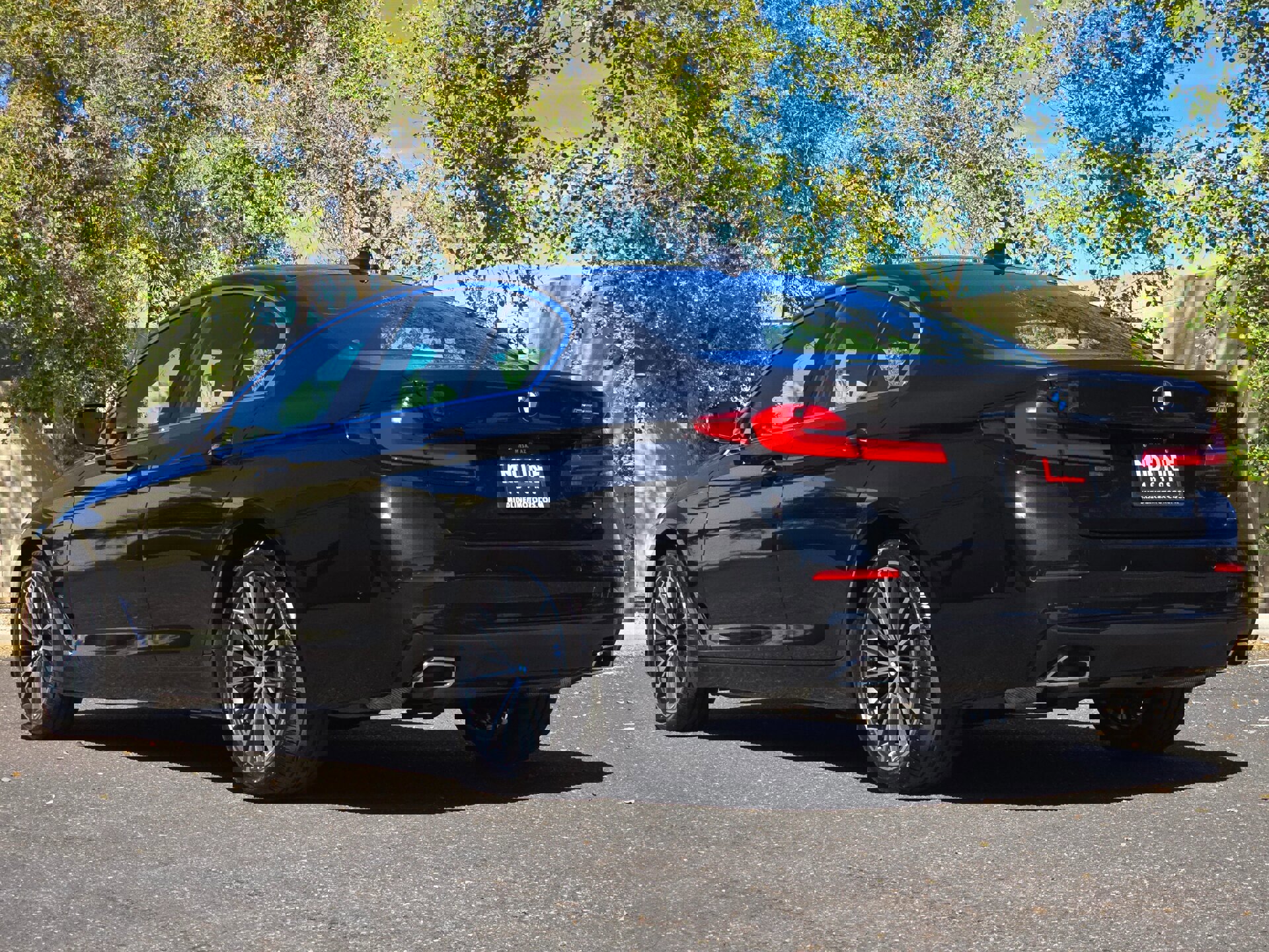 Used 2021 BMW 530e w/ Parking Assistance Package image 8