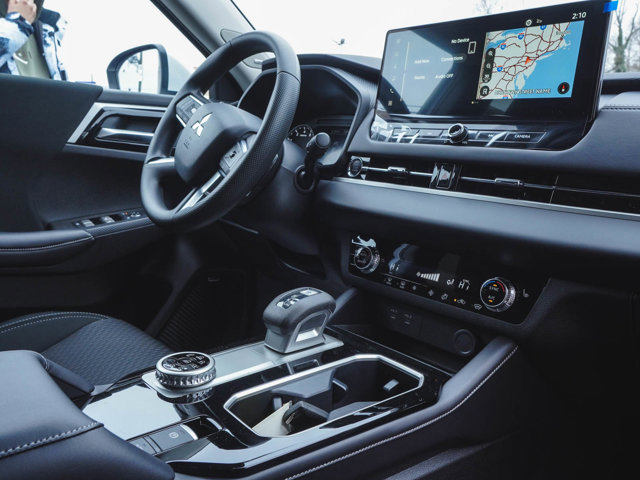 New 2026 Mitsubishi Outlander ES image 44