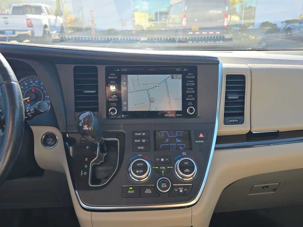 Used 2019 Toyota Sienna XLE w/ XLE Navigation Package AWD/4WD image 12
