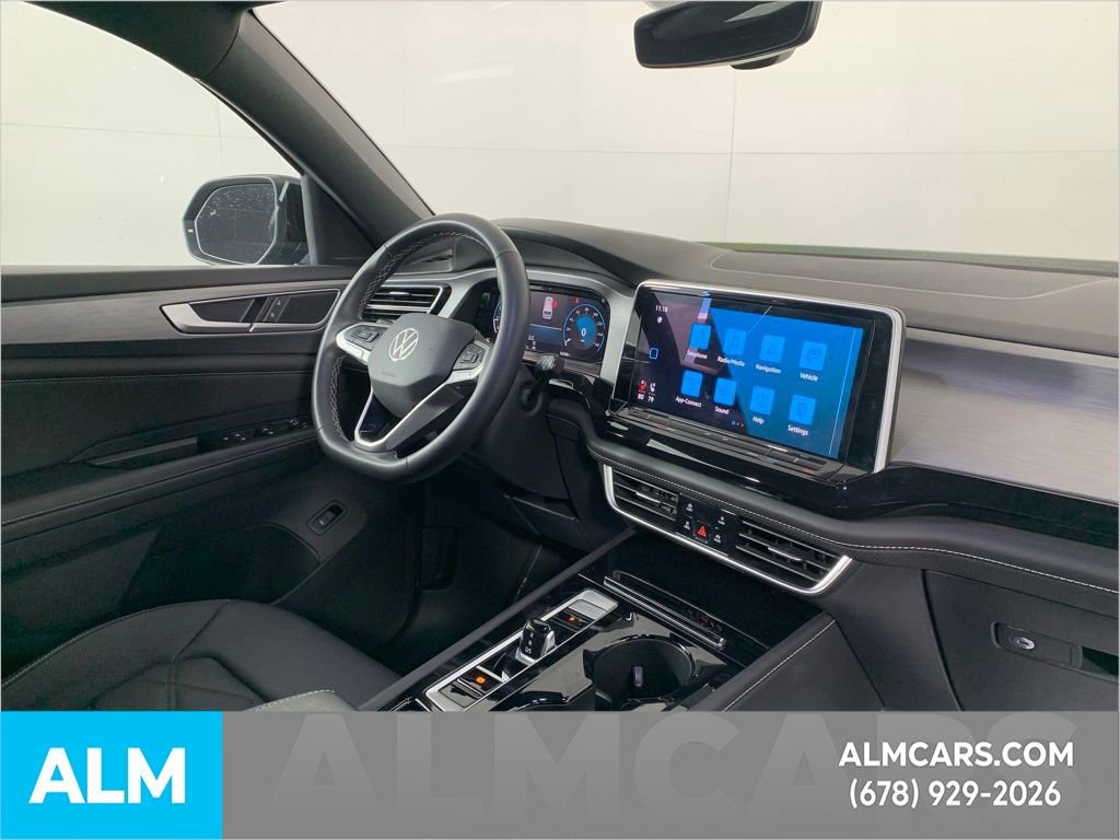 Used 2025 Volkswagen Atlas Cross Sport SE image 38
