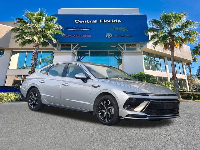 Used 2025 Hyundai Sonata SEL FWD image 2