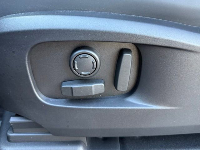 Certified 2025 Land Rover Defender 90 X-Dynamic SE image 18