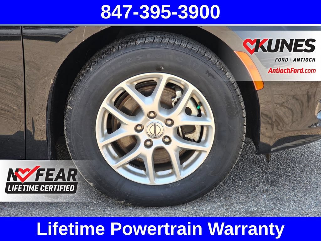 Used 2023 Chrysler Voyager LX FWD image 13