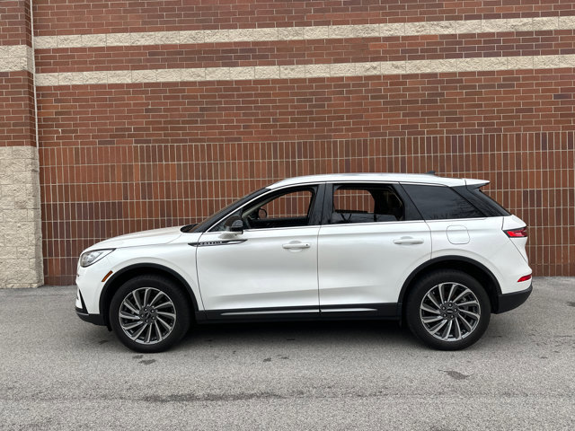 Used 2023 Lincoln Corsair Reserve w/ Equipment Group 201A image 2