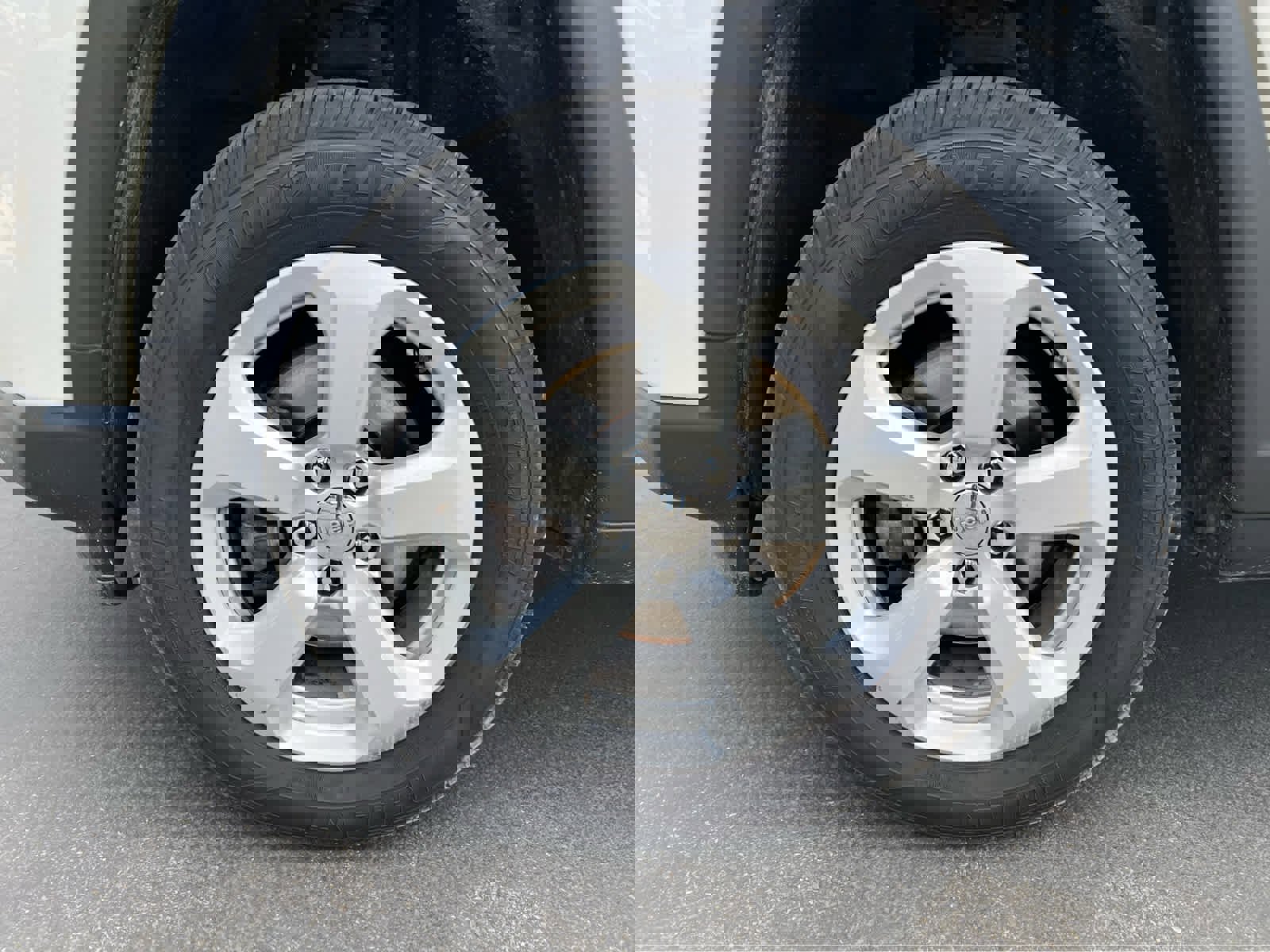 Used 2017 Jeep Compass Latitude w/ Cold Weather Group image 13