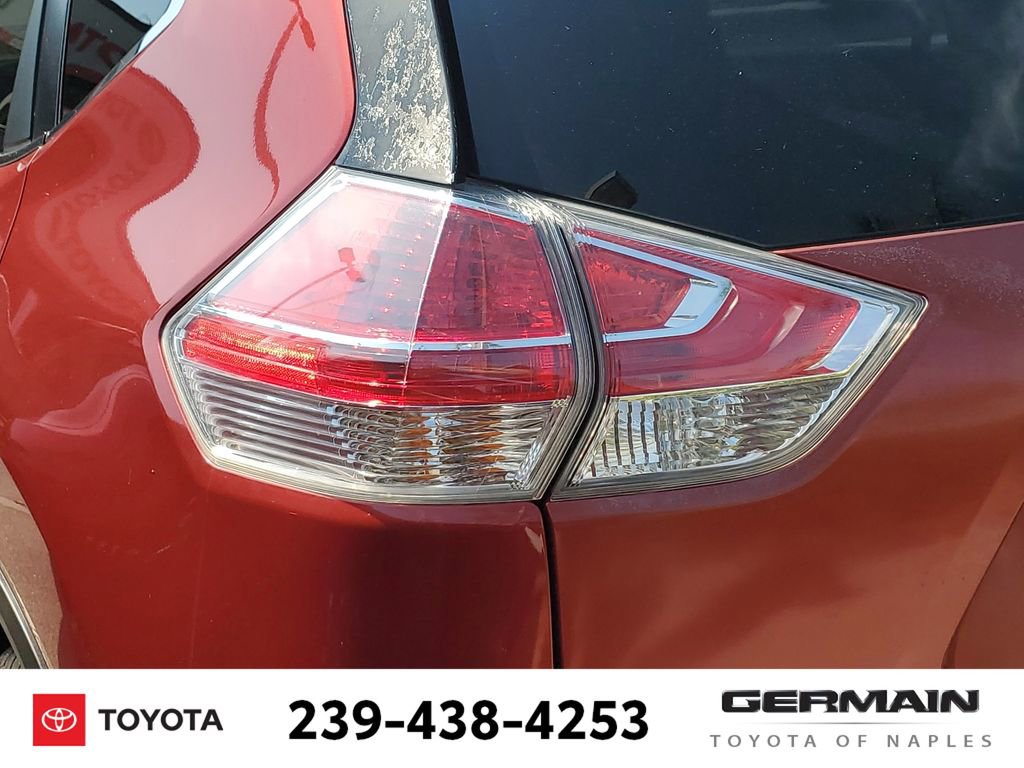 Used 2016 Nissan Rogue S w/ Appearance Package image 17