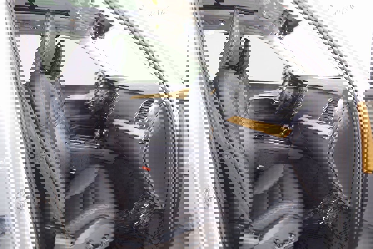 Used 2022 Volvo XC90 T6 Momentum w/ Climate Package image 13