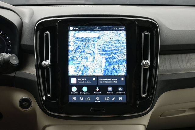 Used 2023 Volvo XC40 B5 Plus w/ Driver Assist Package AWD/4WD image 16