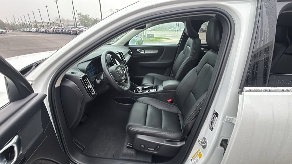 Certified 2024 Volvo XC40 B5 Plus w/ Climate Package AWD/4WD image 26