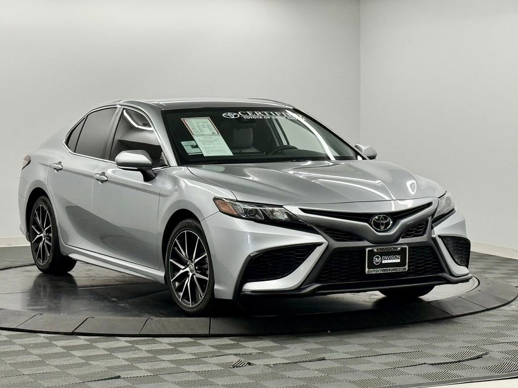 Certified 2022 Toyota Camry SE image 6