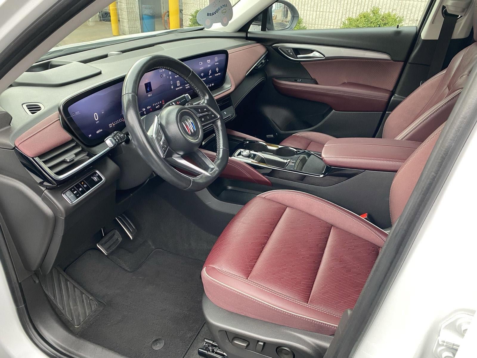 Certified 2025 Buick Envision Sport Touring image 18