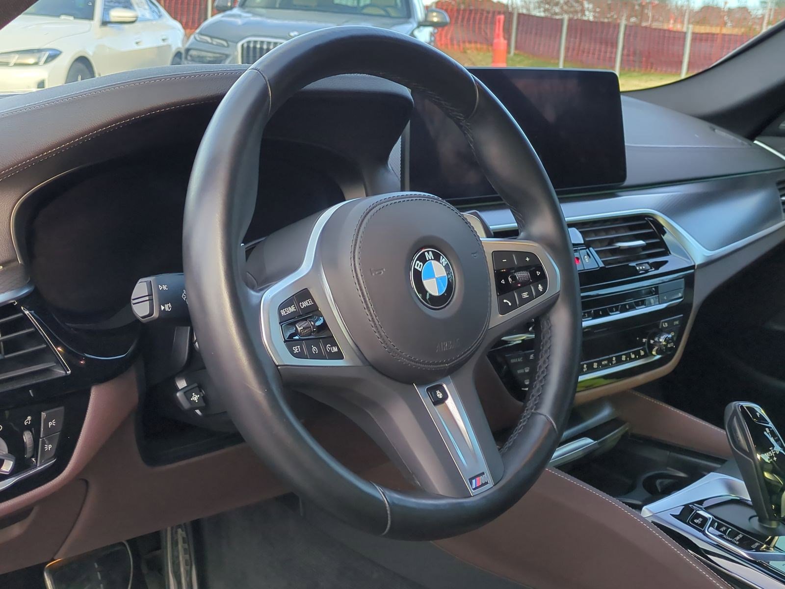 Used 2023 BMW M550i xDrive w/ Dynamic Handling Package image 18