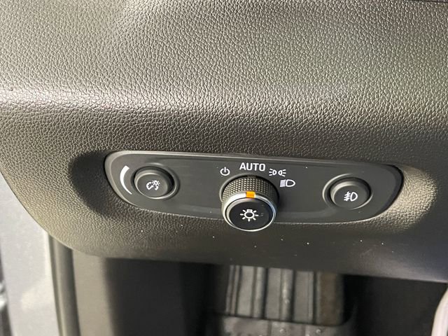 Used 2020 Chevrolet Traverse LT w/ Driver Confidence II Package image 13