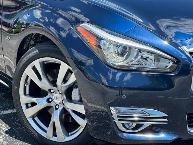 Used 2018 INFINITI Q70 L 3.7 AWD/4WD image 10