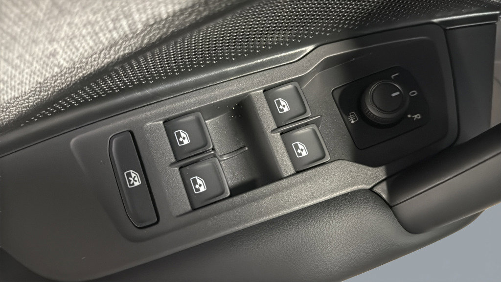 New 2026 Volkswagen Tiguan S FWD image 15