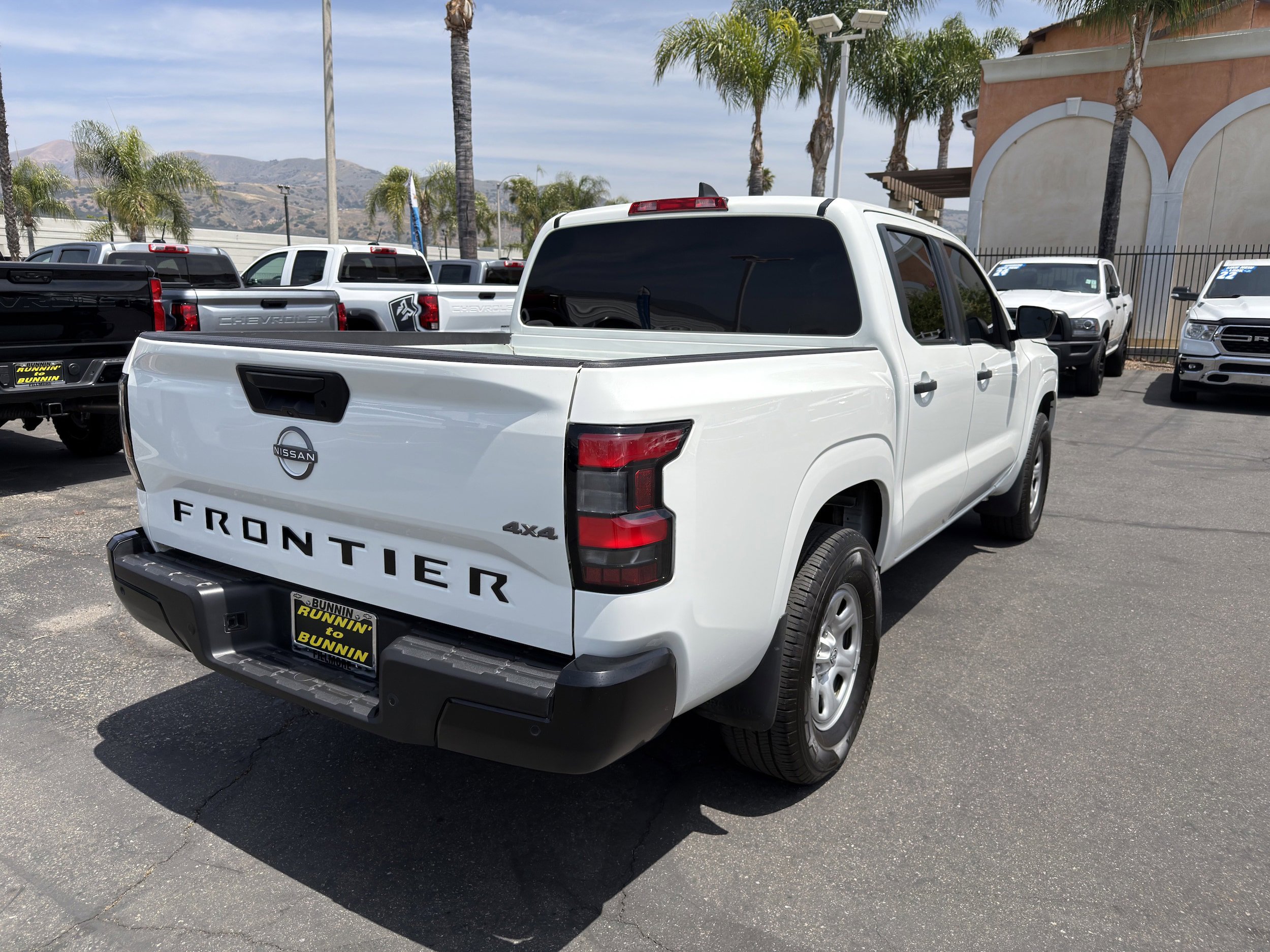 Used 2022 Nissan Frontier S w/ Technology Package AWD/4WD image 8