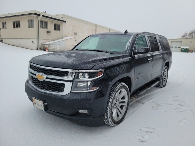 Used 2020 Chevrolet Suburban LT w/ Luxury Package image 2