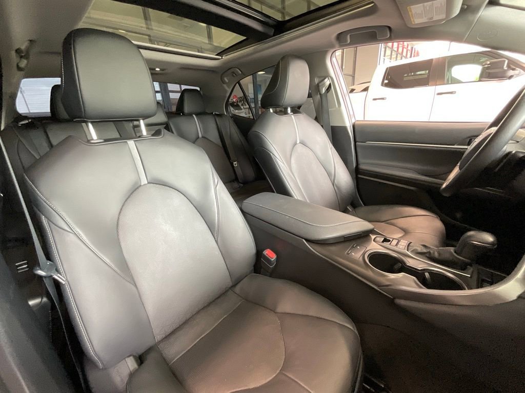 Used 2022 Toyota Camry XSE FWD image 19