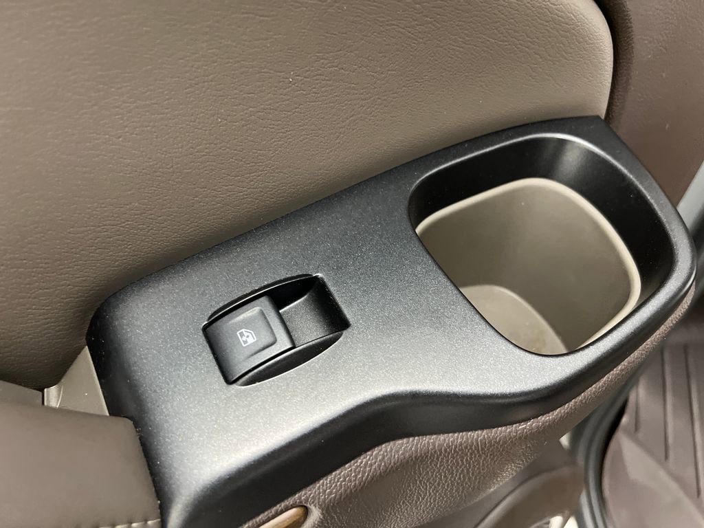 Used 2019 GMC Yukon Denali w/ Denali Ultimate Package AWD/4WD image 19