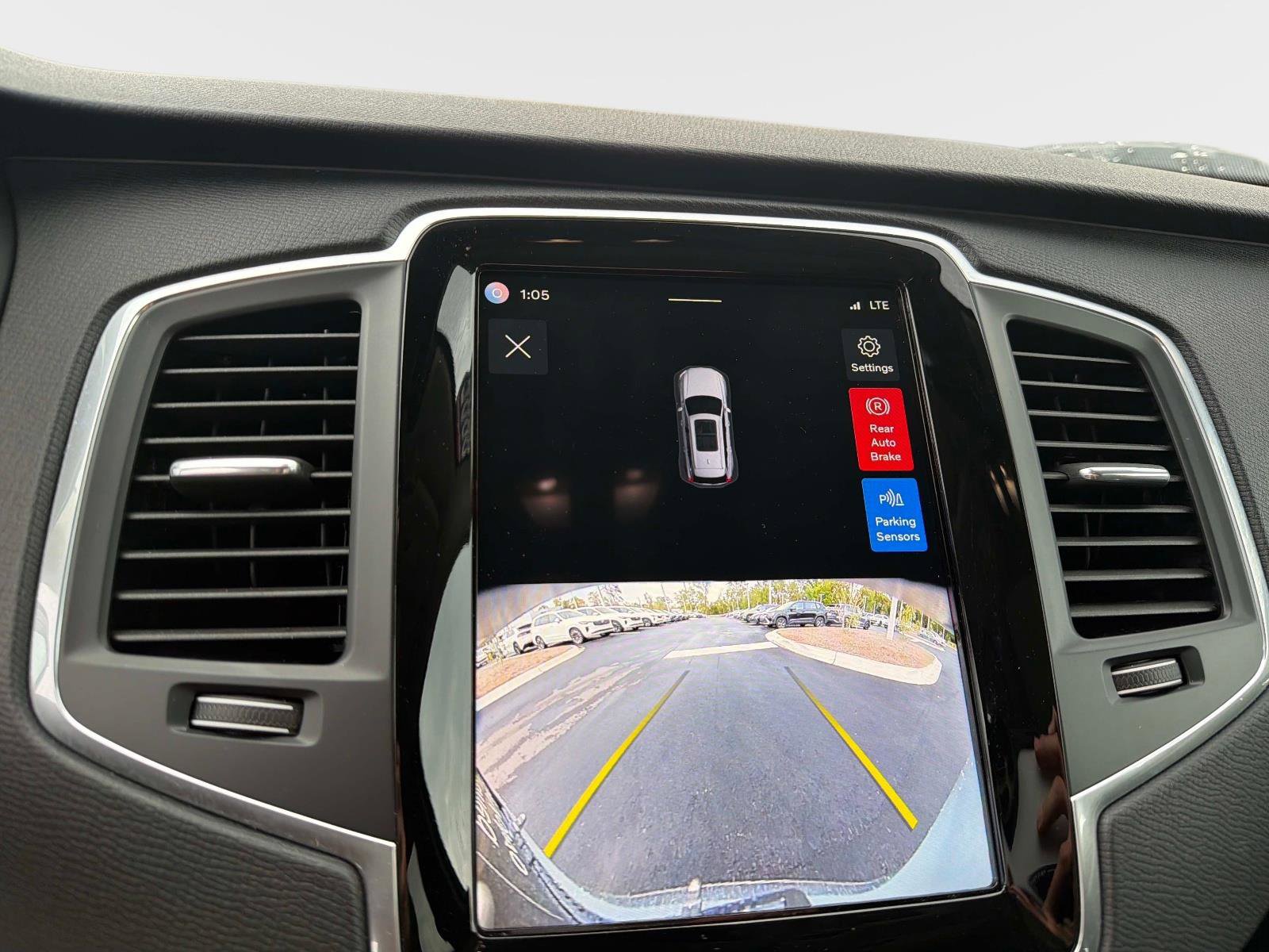 Certified 2025 Volvo XC90 B5 Core image 23