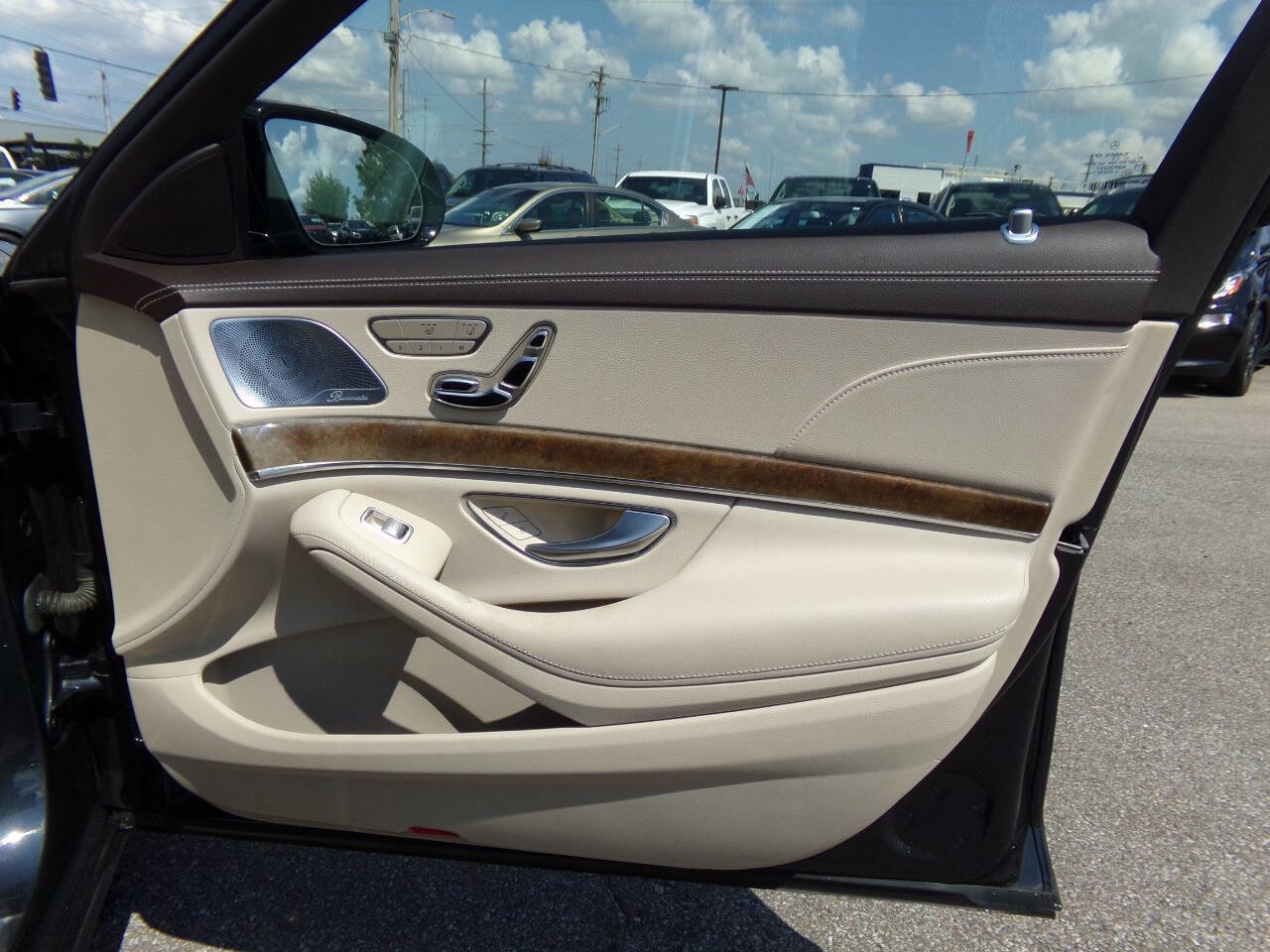 Used 2015 Mercedes-Benz S 550 4MATIC Sedan image 29