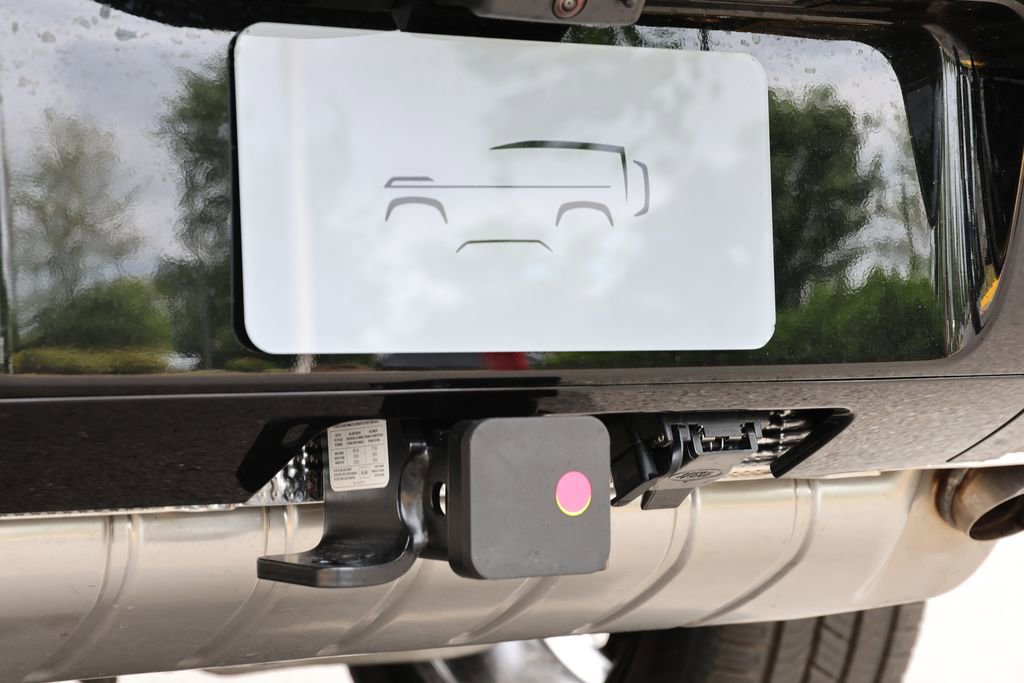 New 2026 Land Rover Defender 130 X-Dynamic SE AWD/4WD image 8