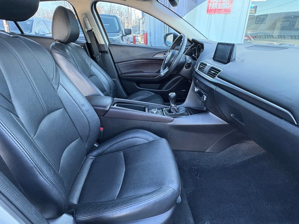 Used 2017 MAZDA MAZDA3 Grand Touring w/ Premium Equipment Package image 18