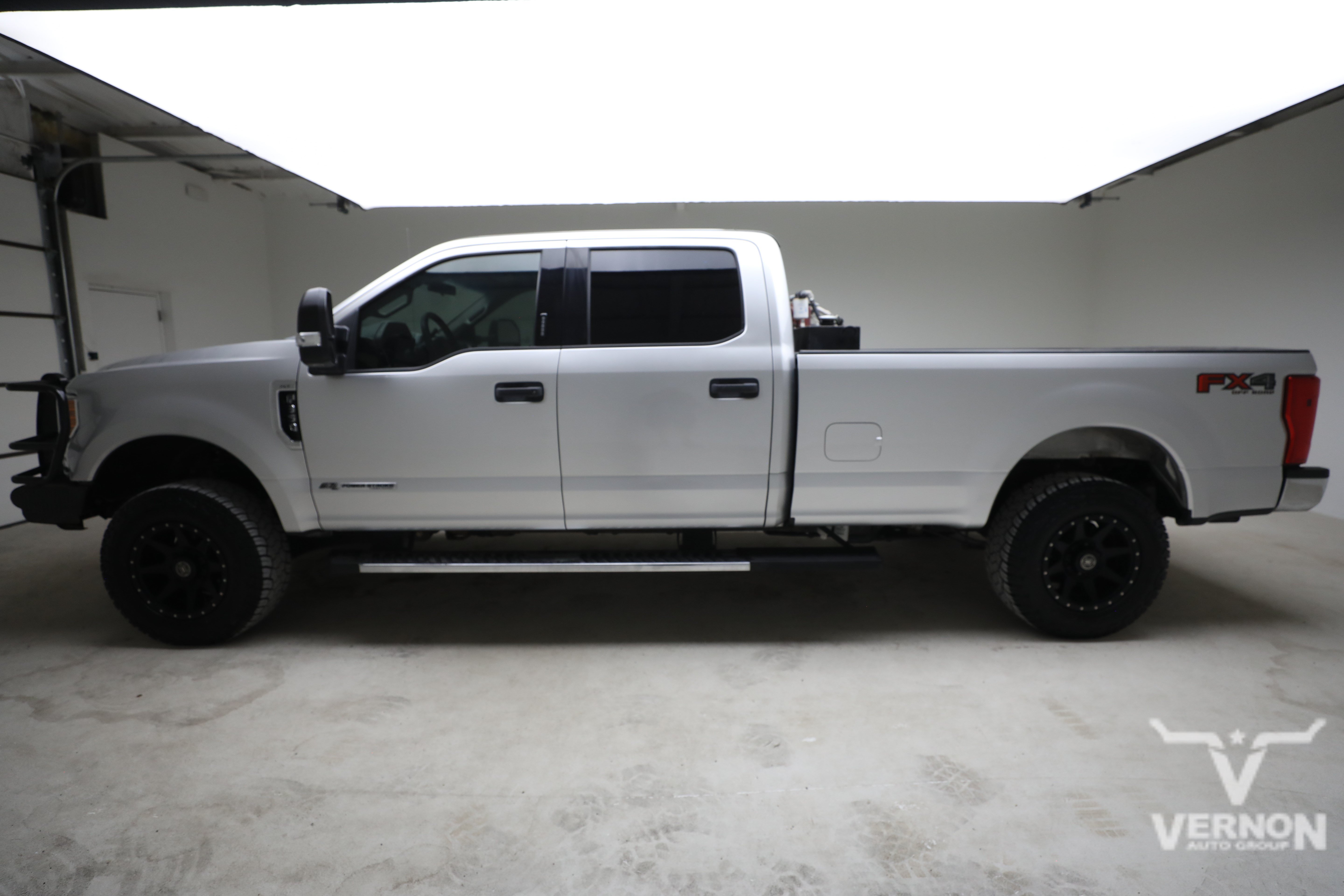 Used 2017 Ford F350 XLT w/ XLT Value Package AWD/4WD image 2