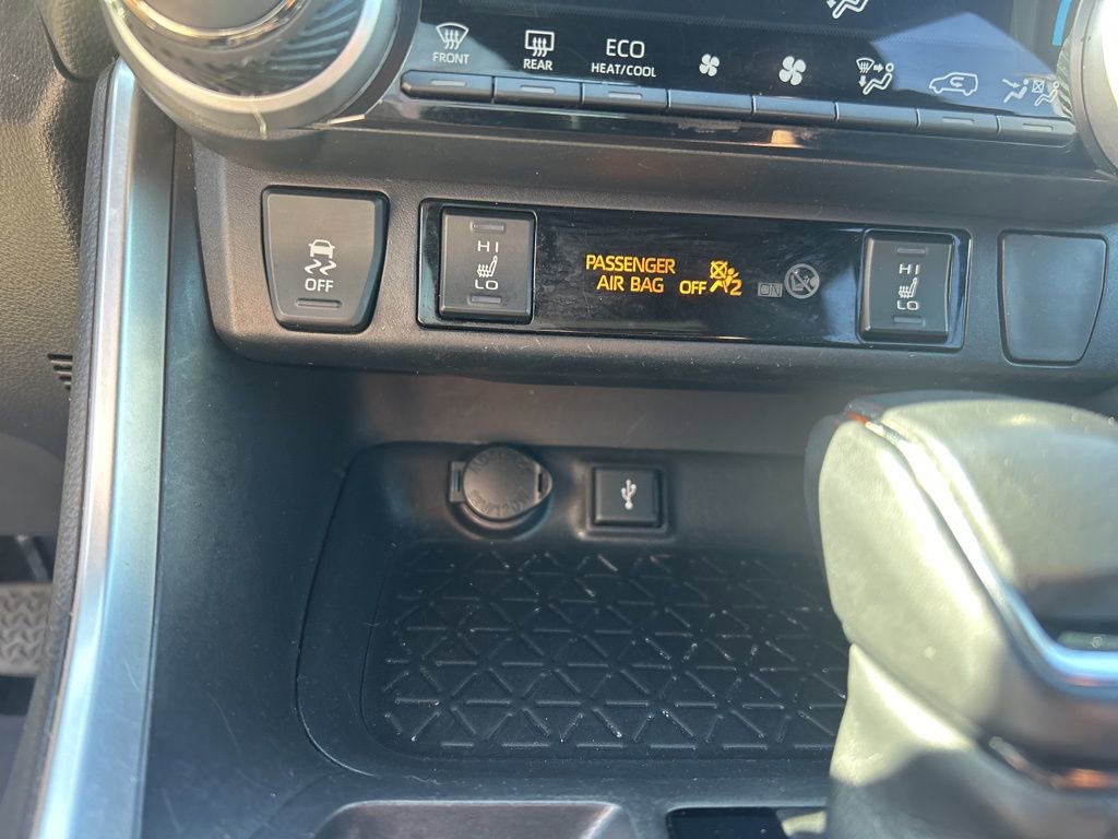 Used 2020 Toyota RAV4 XSE w/ XSE Grade Weather Package AWD/4WD image 23