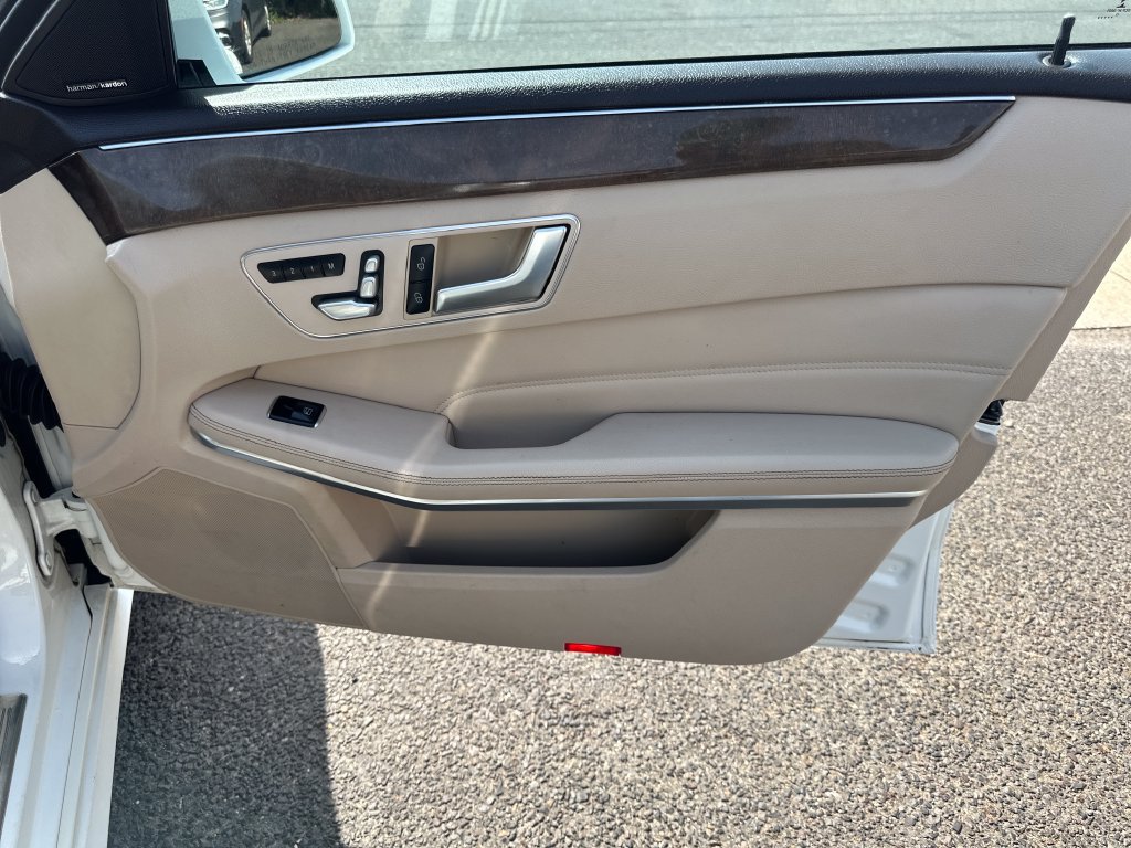Used 2016 Mercedes-Benz E 350 4MATIC Sedan image 20