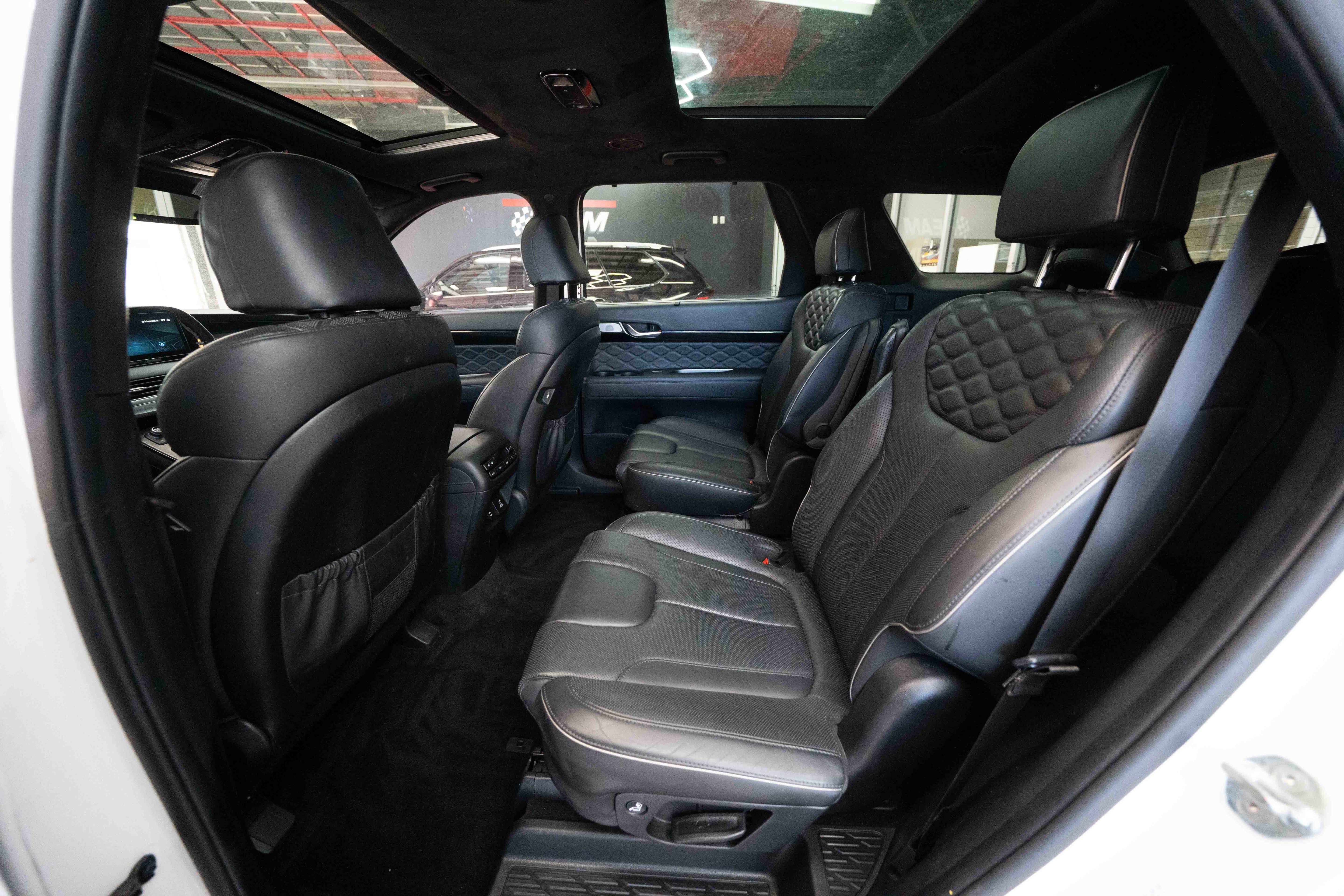 Used 2022 Hyundai Palisade Calligraphy w/ Cargo Package image 23