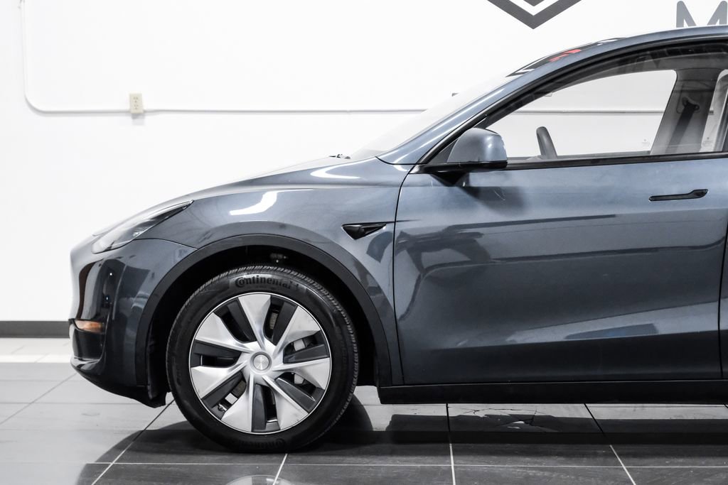 Used 2023 Tesla Model Y Long Range AWD/4WD image 13
