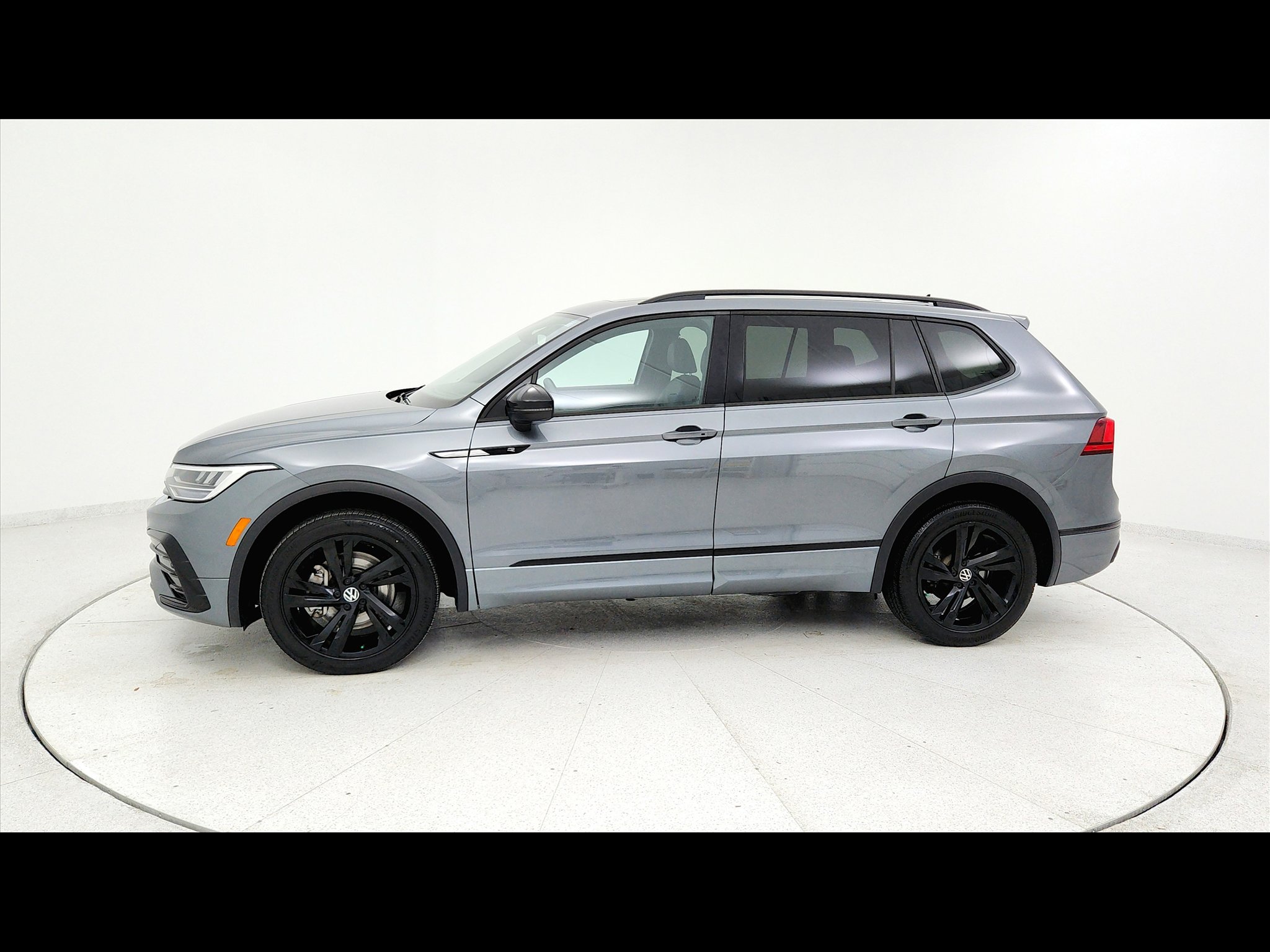 Used 2023 Volkswagen Tiguan SE R-Line