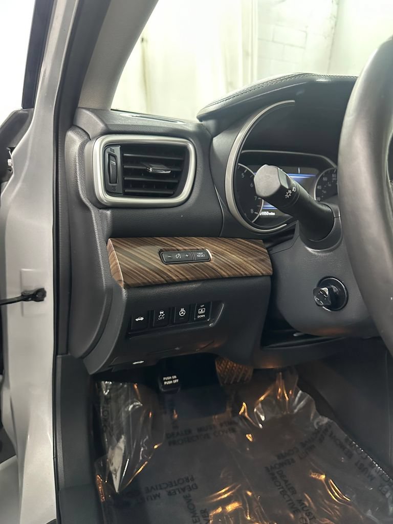 Used 2017 Nissan Maxima Platinum FWD image 14