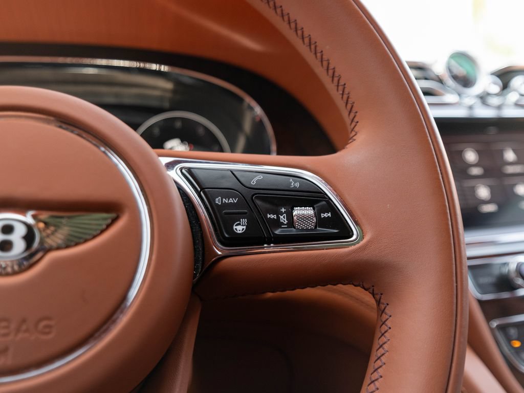 Used 2022 Bentley Bentayga AWD/4WD image 9