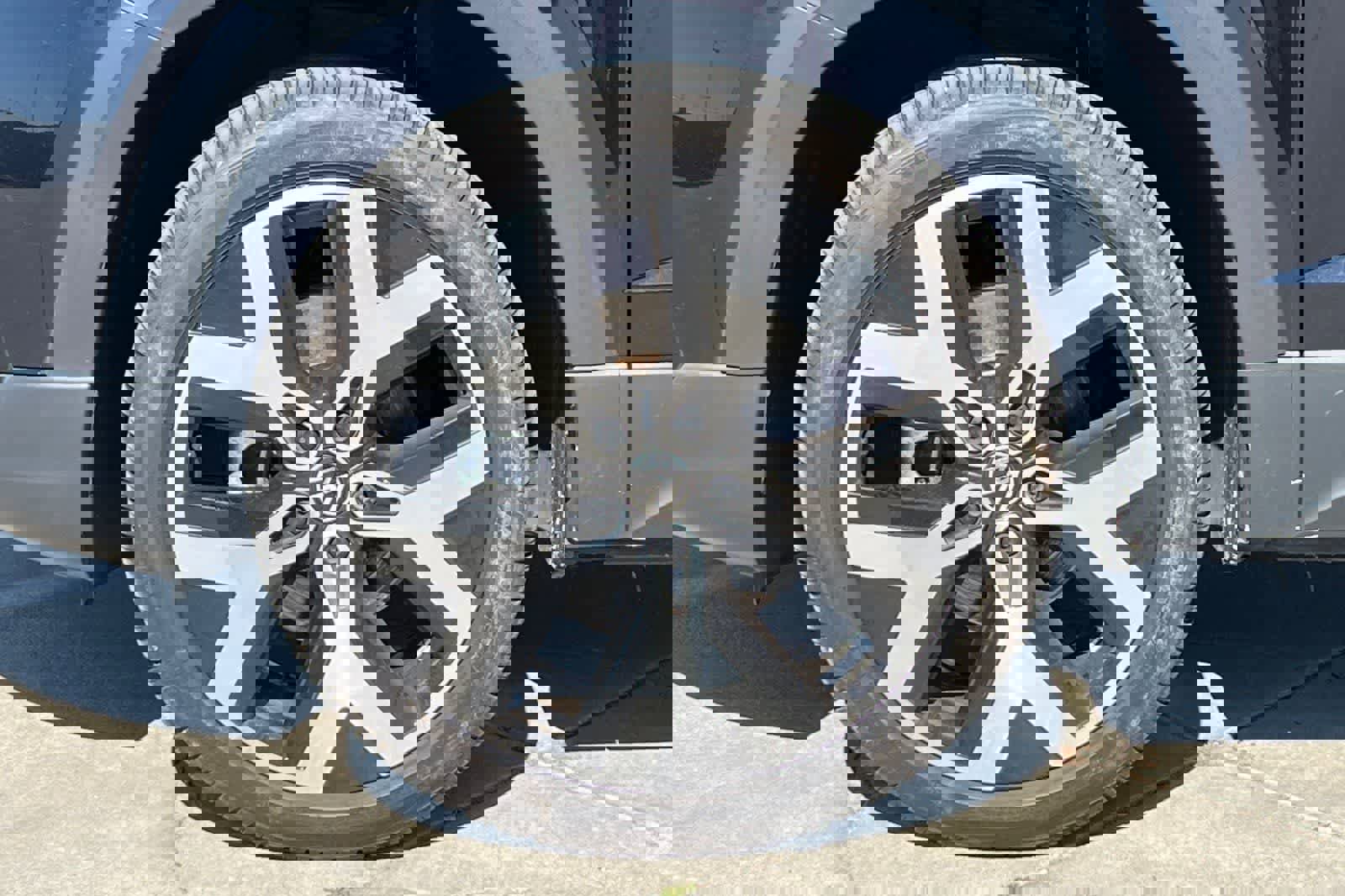 Used 2023 Volkswagen Taos SEL image 12