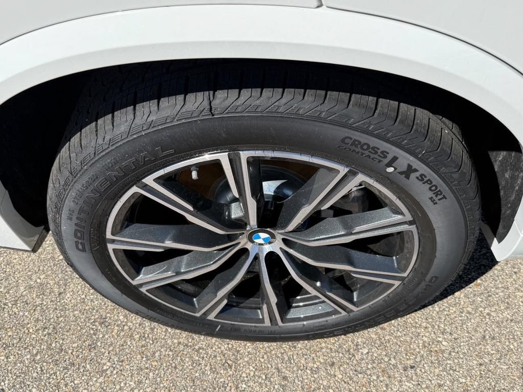 New 2026 BMW X5 xDrive40i w/ M Sport Package AWD/4WD image 4