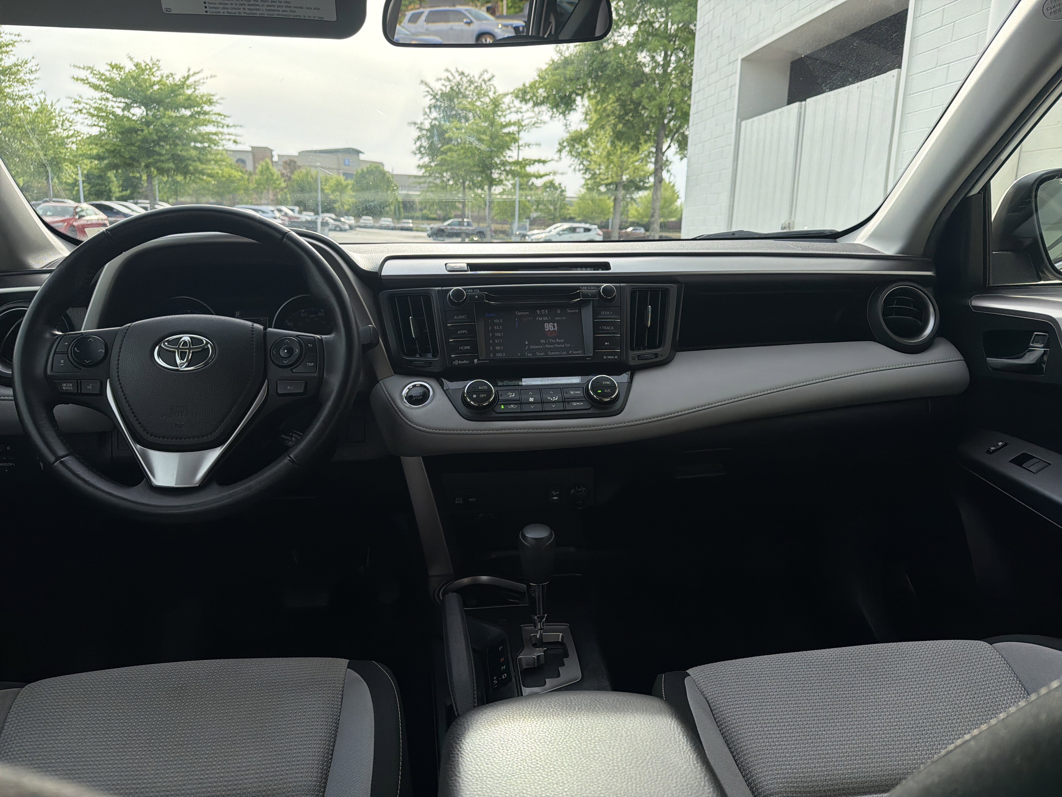 Used 2018 Toyota RAV4 XLE image 29